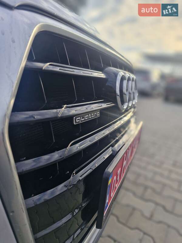 Позашляховик / Кросовер Audi Q3 2015 в Ужгороді
