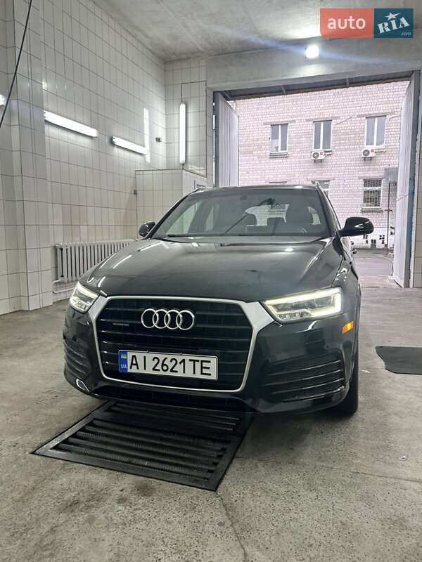 Позашляховик / Кросовер Audi Q3 2016 в Києві