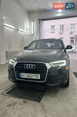 Внедорожник / Кроссовер Audi Q3 2016 в 
