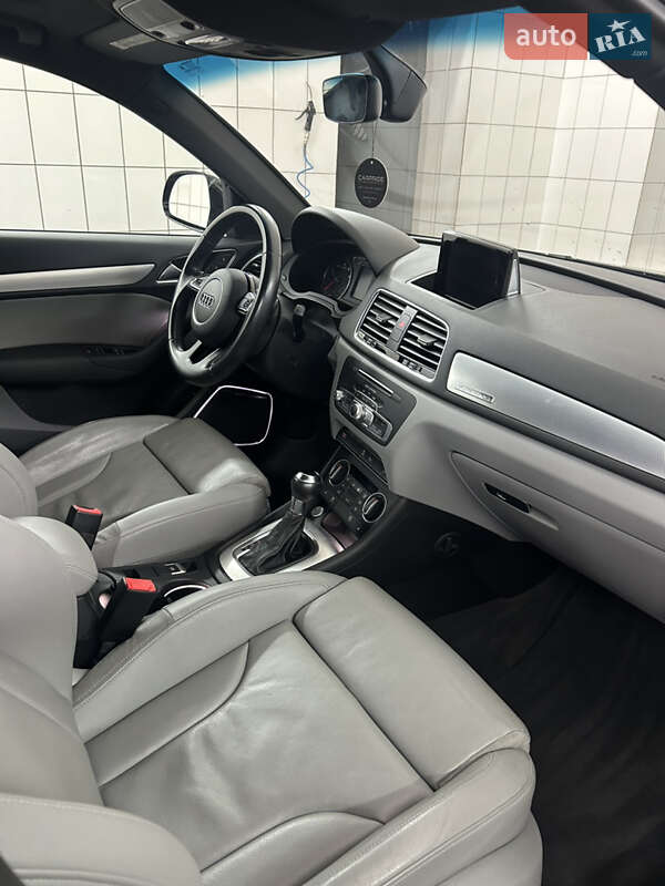 Позашляховик / Кросовер Audi Q3 2016 в Києві