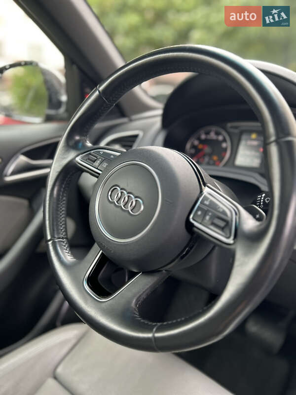 Позашляховик / Кросовер Audi Q3 2016 в Києві