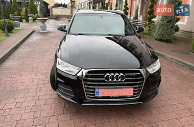 Внедорожник / Кроссовер Audi Q3 2016 в 