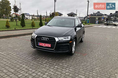 Внедорожник / Кроссовер Audi Q3 2016 в 