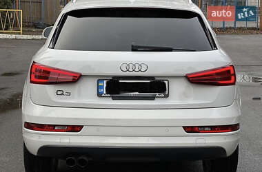 Позашляховик / Кросовер Audi Q3 2018 в 