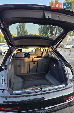Внедорожник / Кроссовер Audi Q3 2016 в 