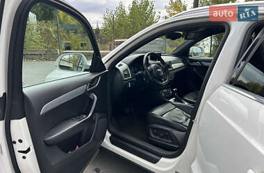Позашляховик / Кросовер Audi Q3 2015 в 