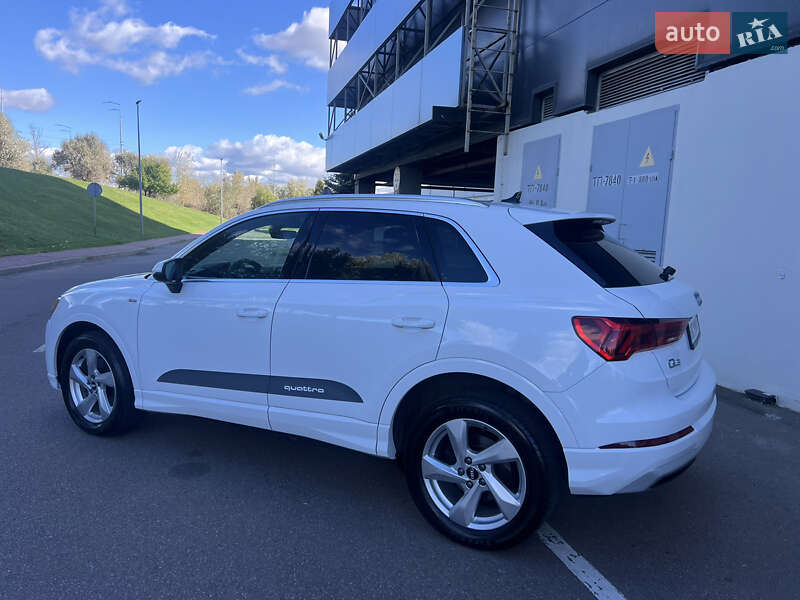Позашляховик / Кросовер Audi Q3 2021 в Києві