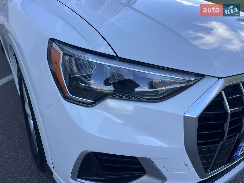 Позашляховик / Кросовер Audi Q3 2021 в Києві