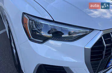 Внедорожник / Кроссовер Audi Q3 2021 в 