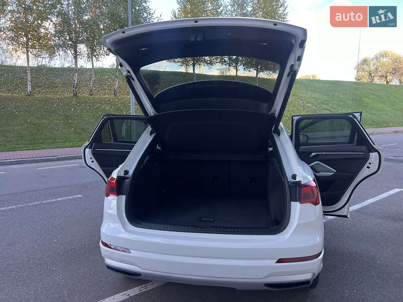 Позашляховик / Кросовер Audi Q3 2021 в Києві
