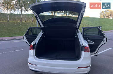 Внедорожник / Кроссовер Audi Q3 2021 в 