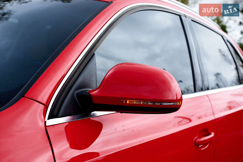 Внедорожник / Кроссовер Audi Q3 2015 в Киеве