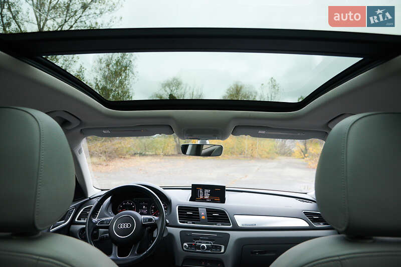 Внедорожник / Кроссовер Audi Q3 2015 в Киеве