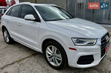 Внедорожник / Кроссовер Audi Q3 2017 в Полтаве