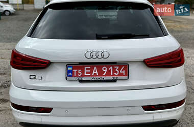 Позашляховик / Кросовер Audi Q3 2017 в 