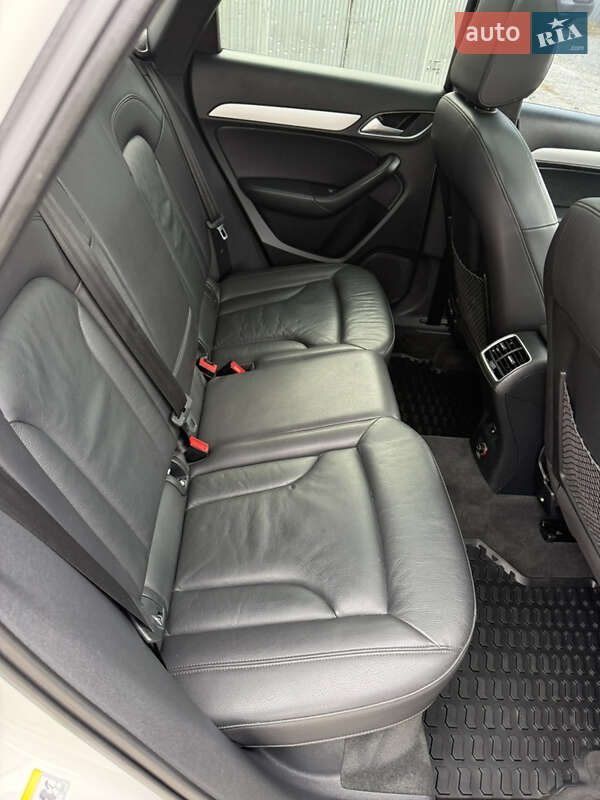 Внедорожник / Кроссовер Audi Q3 2017 в Полтаве