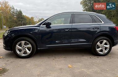 Позашляховик / Кросовер Audi Q3 2019 в 
