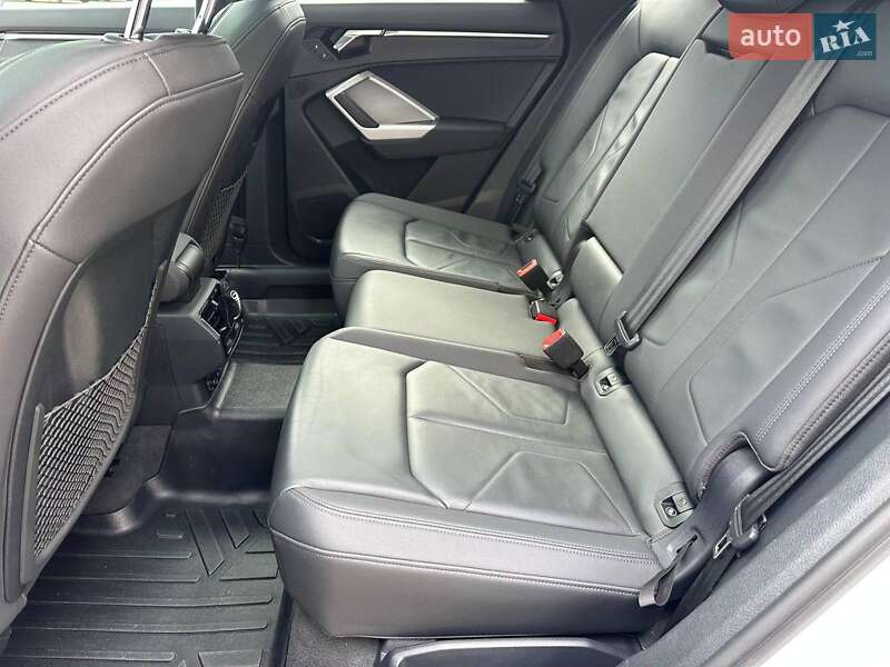 Позашляховик / Кросовер Audi Q3 2021 в Одесі