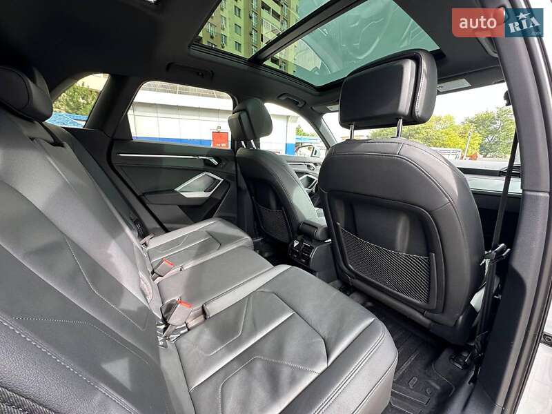 Позашляховик / Кросовер Audi Q3 2021 в Одесі