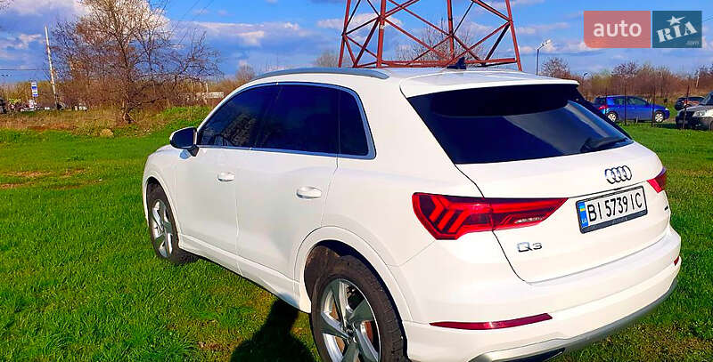 Позашляховик / Кросовер Audi Q3 2019 в Києві