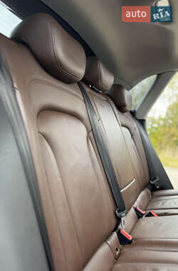Внедорожник / Кроссовер Audi Q3 2012 в 