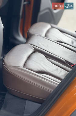 Внедорожник / Кроссовер Audi Q3 2012 в 