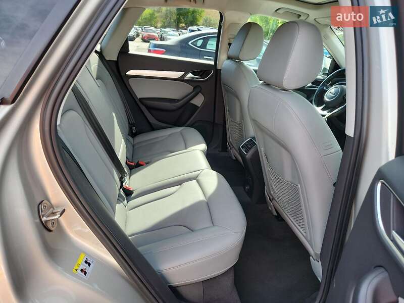 Внедорожник / Кроссовер Audi Q3 2016 в Тернополе