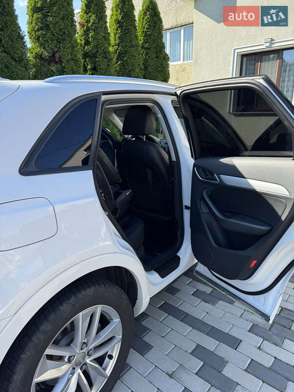 Позашляховик / Кросовер Audi Q3 2016 в Ужгороді