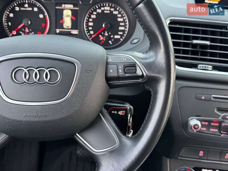 Позашляховик / Кросовер Audi Q3 2016 в Києві