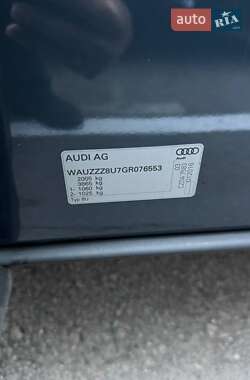 Внедорожник / Кроссовер Audi Q3 2016 в 