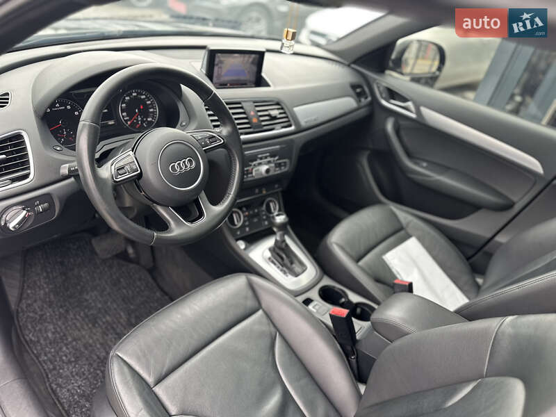 Позашляховик / Кросовер Audi Q3 2016 в Рівному