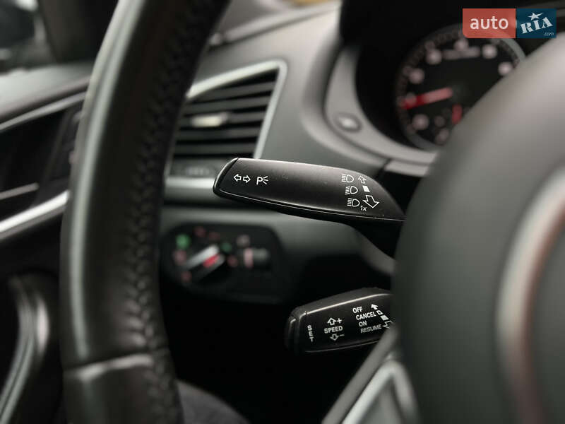 Внедорожник / Кроссовер Audi Q3 2016 в Ровно