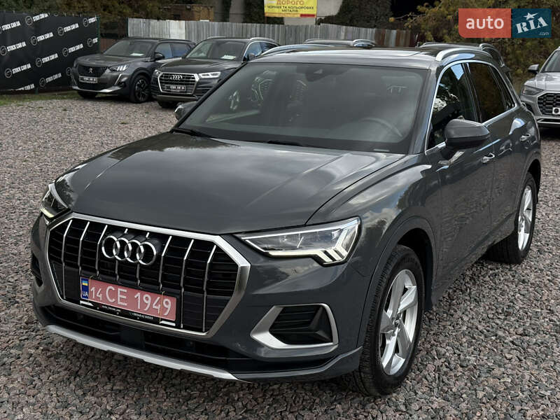 Позашляховик / Кросовер Audi Q3 2019 в 