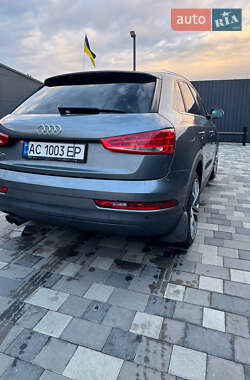 Позашляховик / Кросовер Audi Q3 2016 в 