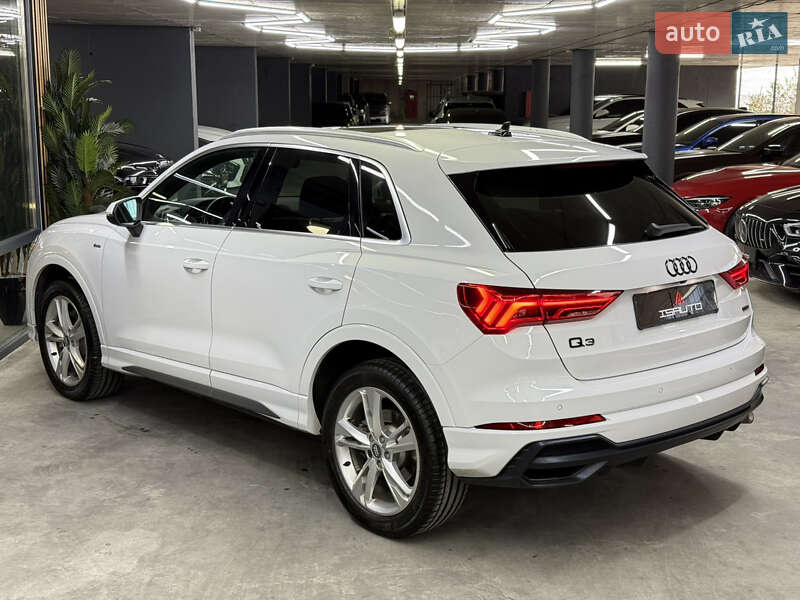 Позашляховик / Кросовер Audi Q3 2019 в Одесі