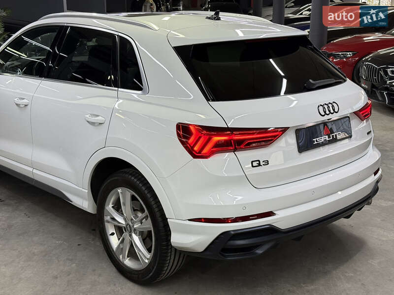 Позашляховик / Кросовер Audi Q3 2019 в Одесі