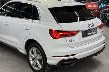 Позашляховик / Кросовер Audi Q3 2019 в 