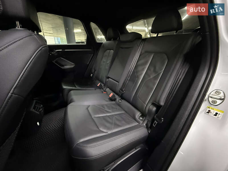 Позашляховик / Кросовер Audi Q3 2019 в Одесі