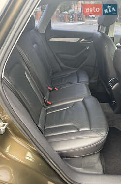 Позашляховик / Кросовер Audi Q3 2014 в 