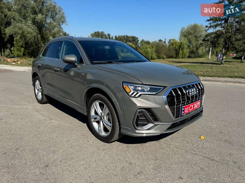 Позашляховик / Кросовер Audi Q3 2024 в Новомосковську