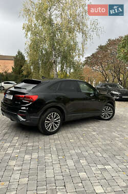 Позашляховик / Кросовер Audi Q3 2022 в 