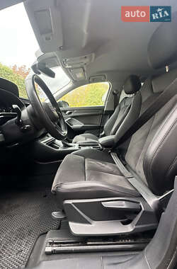 Позашляховик / Кросовер Audi Q3 2022 в 
