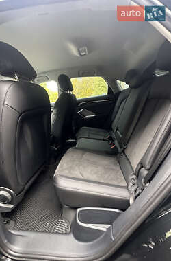 Позашляховик / Кросовер Audi Q3 2022 в 