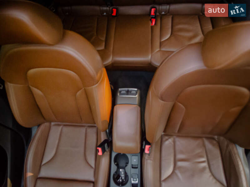 Позашляховик / Кросовер Audi Q3 2015 в Києві