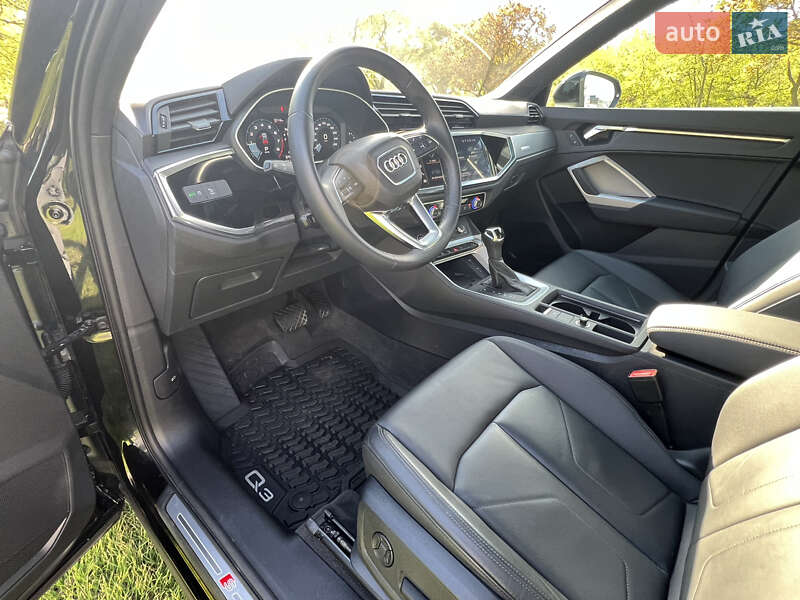 Внедорожник / Кроссовер Audi Q3 2023 в Одессе
