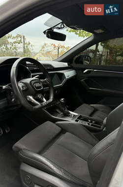 Внедорожник / Кроссовер Audi Q3 2020 в 