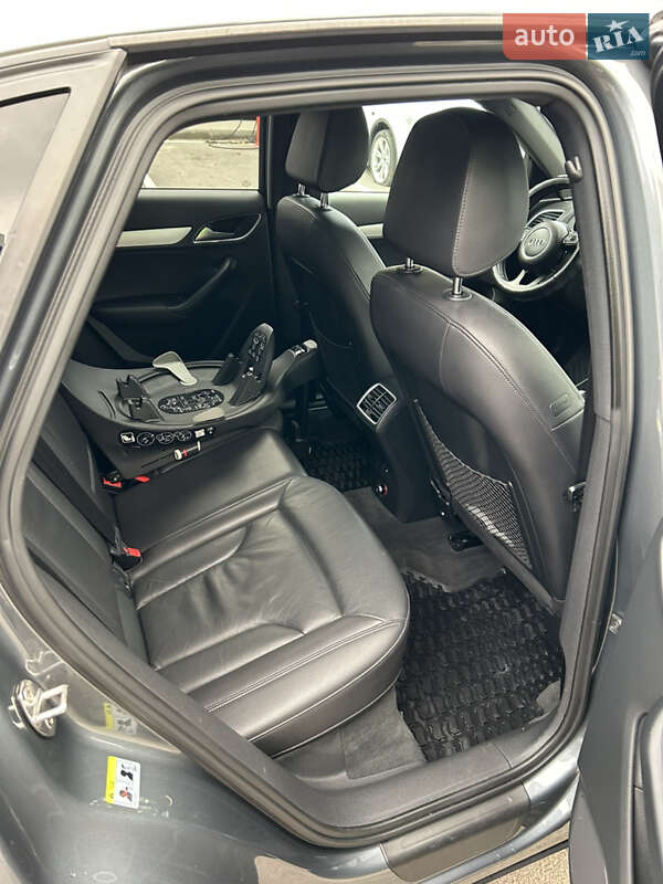 Позашляховик / Кросовер Audi Q3 2016 в Києві