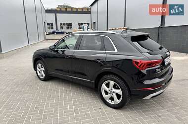 Позашляховик / Кросовер Audi Q3 2019 в 