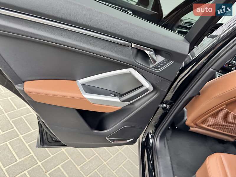 Позашляховик / Кросовер Audi Q3 2019 в Києві фото 24 Позашляховик / Кросовер Audi Q3 2019 в Києві