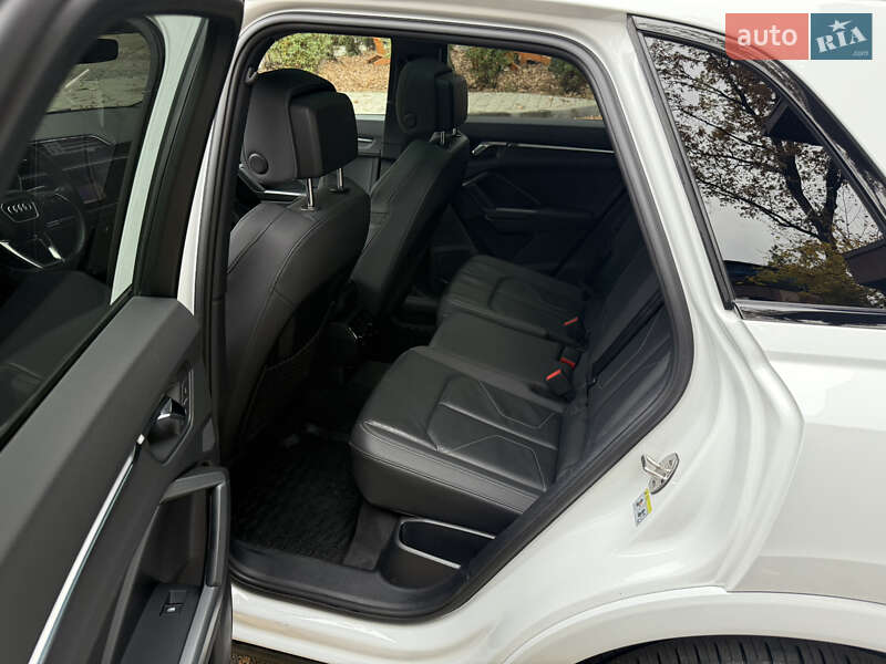 Позашляховик / Кросовер Audi Q3 2021 в Києві фото 14 Позашляховик / Кросовер Audi Q3 2021 в Києві
